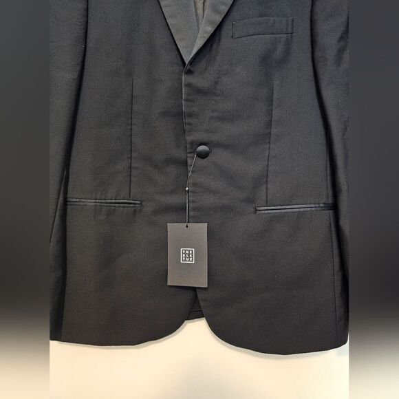 The BLK TUX - Picture 3 of 8